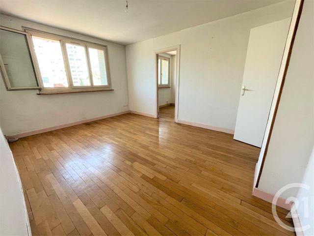 Appartement F3 à louer - 3 pièces - 54.79 m2 - LYON - 69008 - RHONE-ALPES - Century 21 K.P.I