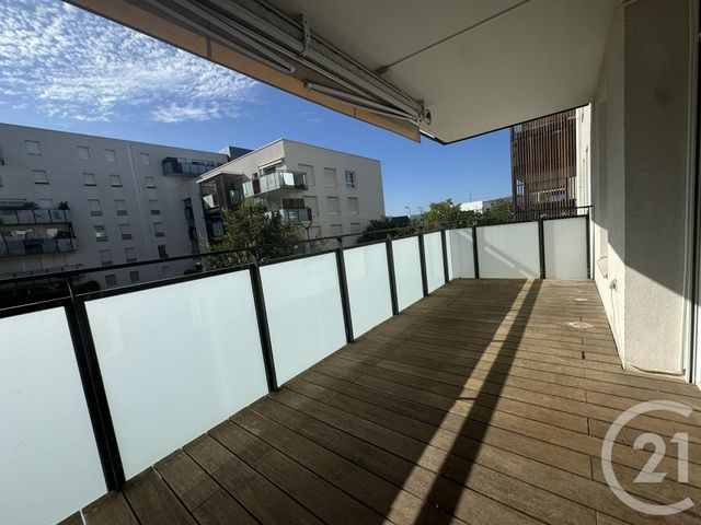 Appartement F4 à louer - 4 pièces - 77.68 m2 - ST FONS - 69 - RHONE-ALPES - Century 21 K.P.I