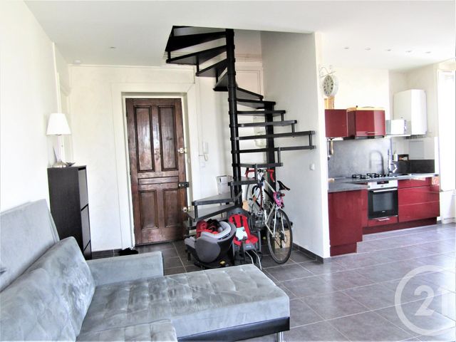 Appartement Duplex à louer - 3 pièces - 51.39 m2 - ST FONS - 69 - RHONE-ALPES - Century 21 K.P.I