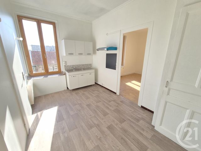 Appartement T2 à louer - 2 pièces - 35.0 m2 - ST FONS - 69 - RHONE-ALPES - Century 21 K.P.I